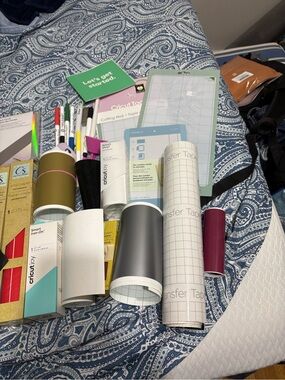 Cricut Craft Vinyl & Transfer Tape Bundle in Green, Gold, Gray, White, Pink
